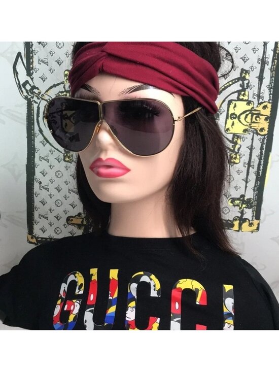 NEW AUTHENTIC Tom Ford Gold and Black Women\'s Sunglasses TF1158 30A